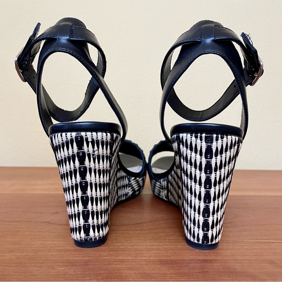 Impo Wedge Platform Chevron Print Heel Black Cream Faux Leather Ankle Strap 9M - Picture 3 of 11